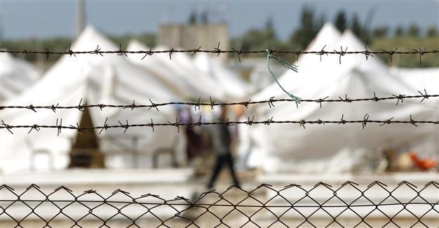Some 2.000 Syrian refugees enter Turkey in last 48 hours: official
