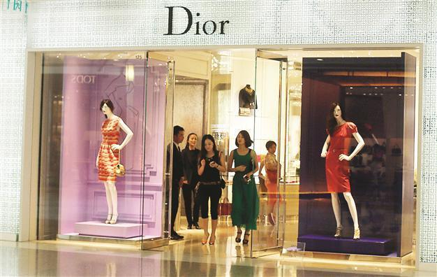 Chinese consumers pay more, but expect more, too