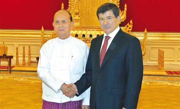 Myanmar president blames Buddhist monks for violence