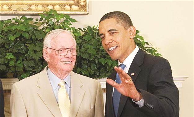 Obama and Aldrin praise Armstrong