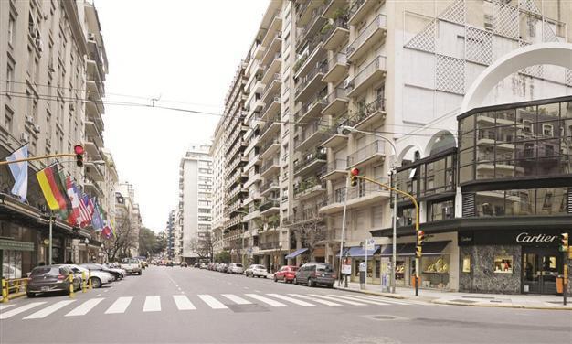 Facing profits squeeze, luxury designers forsake Argentina