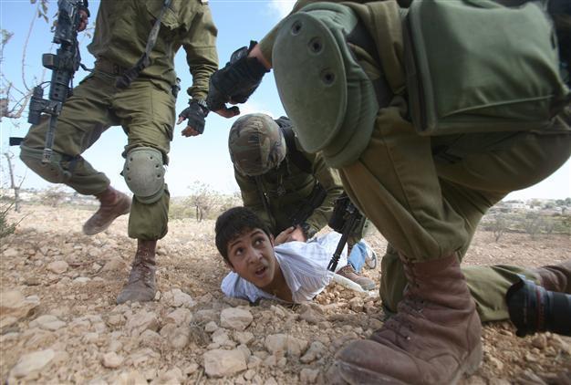 Israel ex-soldiers say troops abused Palestinian kids