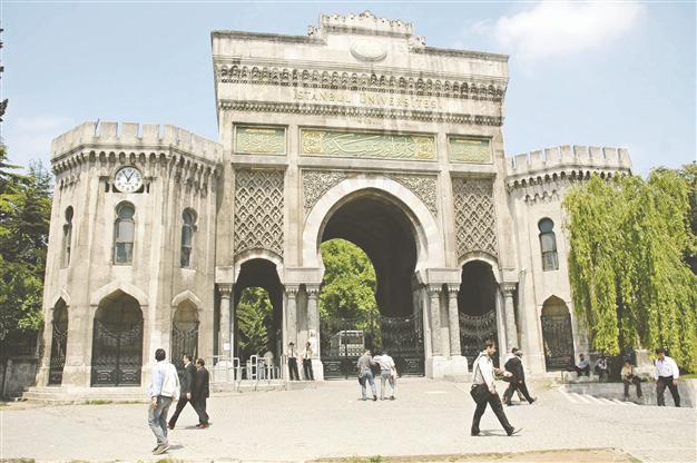 Abolishing of tuition fees met by double reactions