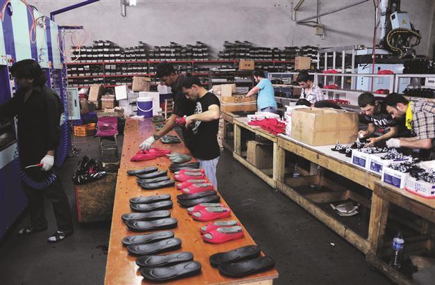 Minister asks for more trade in liras