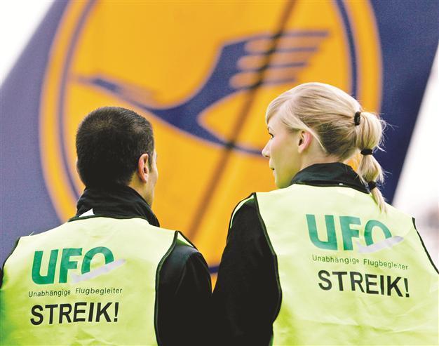 Lufthansa crew makes strike decision