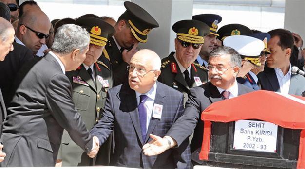 Çiçek’s roadmap gets cold shoulder from AKP officials