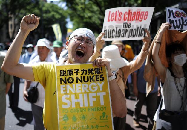 Massive anti-nuclear rally staged in Tokyo