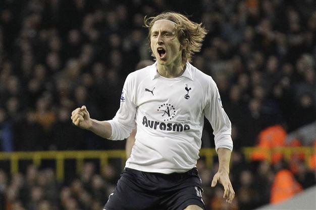 Real Madrid sign Spurs Modric for five seasons