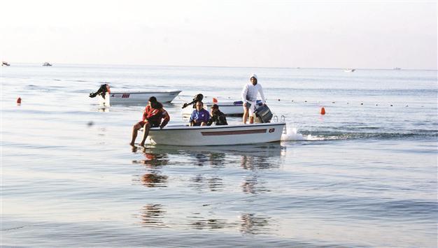 Boat capsizes in Istanbul two dead, four missing