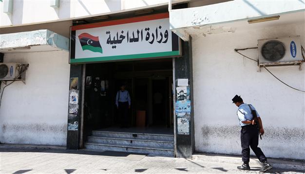Bomb explodes in Benghazi shopping district, 1 killed