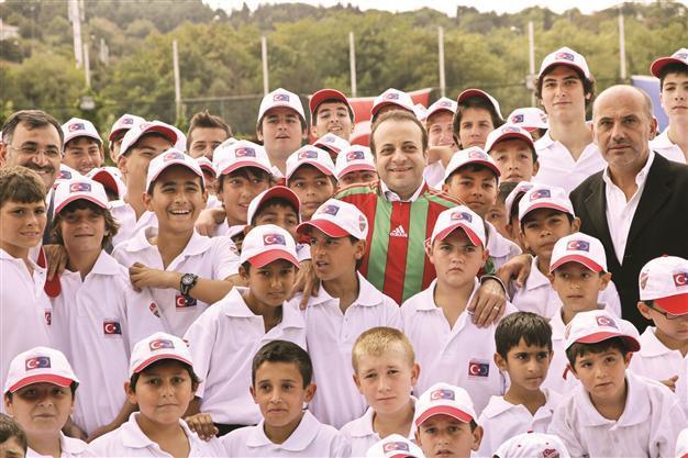Bağış invites Christofias on condition