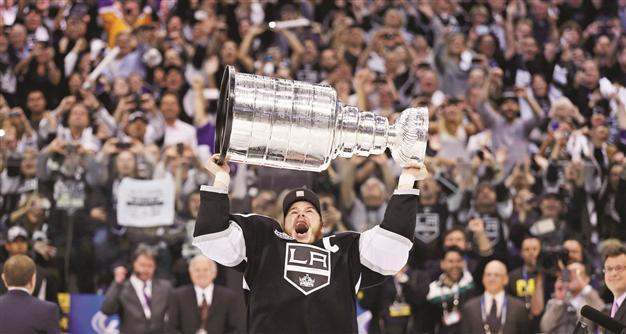 Los Angeles Kings beat Devils 6-1 to clinch their first Stanley Cup