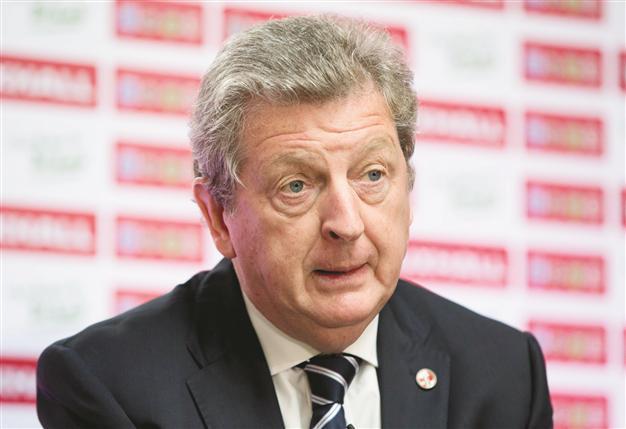 Hodgson adds Terry to English squad, leaves Rooney out for qualifying games