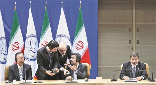 Egypt’s Morsi harsh on Syria at Tehran summit