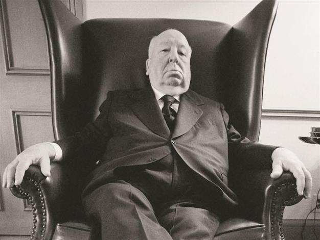 Show captures 20th century in photos