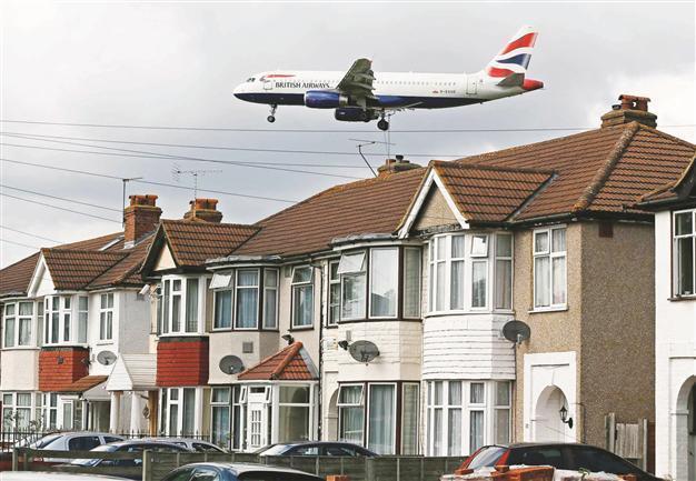 British house prices up 1.3 pct in August
