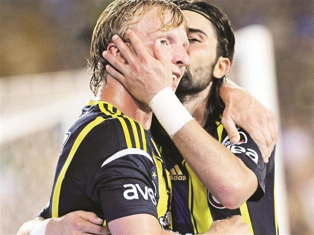 Galatasaray happy, Fener puzzled