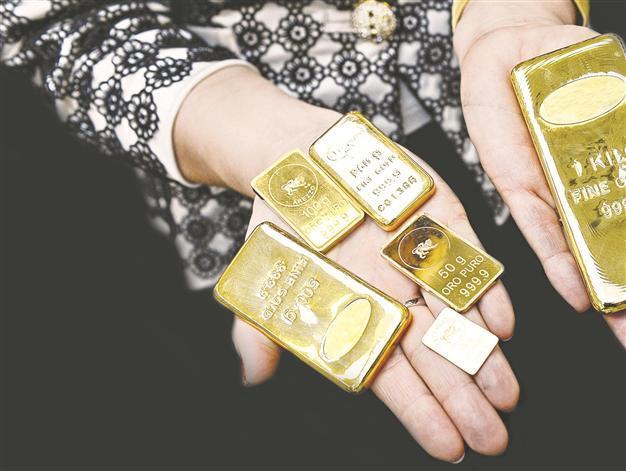 Local jewelers confused over Iranian gold imports
