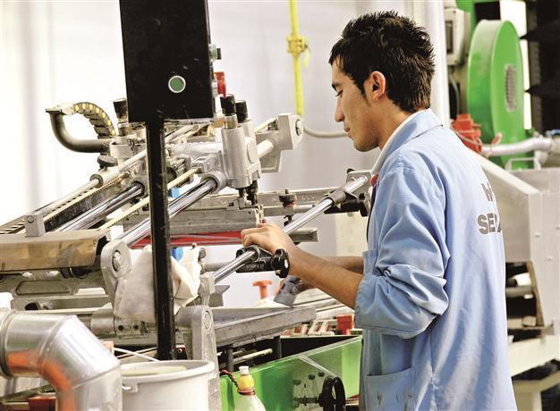 Many firms in top 1,000 post losses