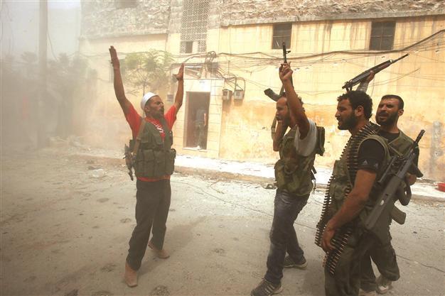 Rebels and Syrian troops clash in Aleppo’s disctricts