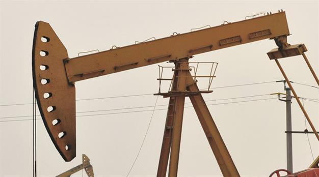 Oil falls below $95 after US jobs report
