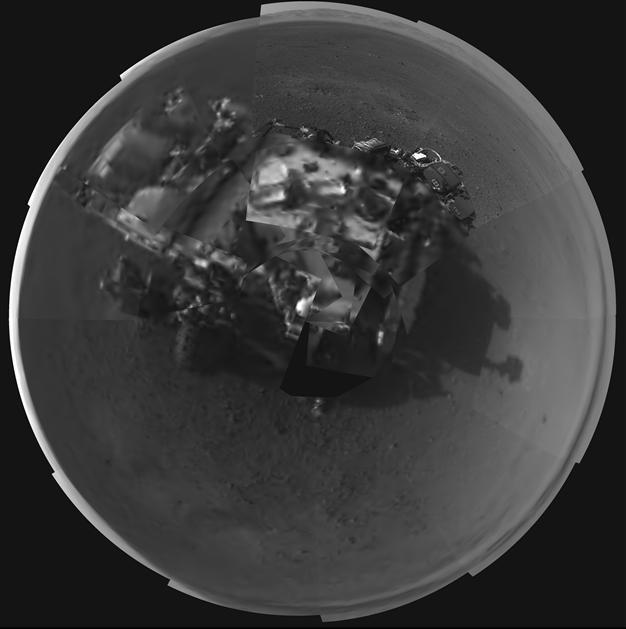 NASA Mars rover snaps self-photo