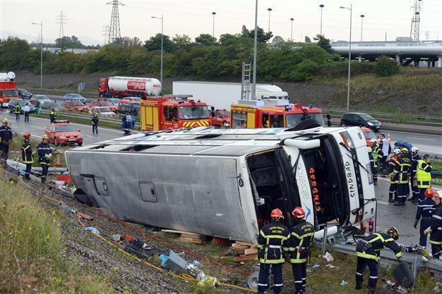 Three killed, many injured after Polish bus crash in France