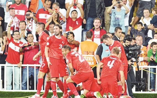 Turkey finds relief after 3-goal win over Estonia