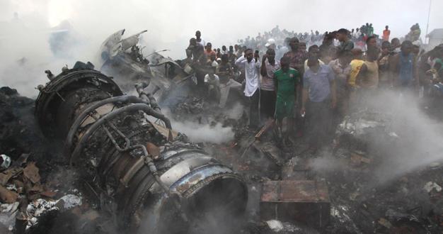 Nigerian airplane crashes, killing all 153 onboard
