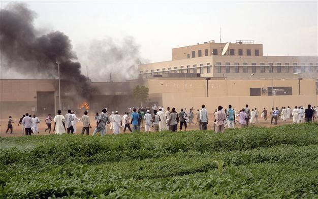 US orders non-essential staff to leave Tunisia, Sudan