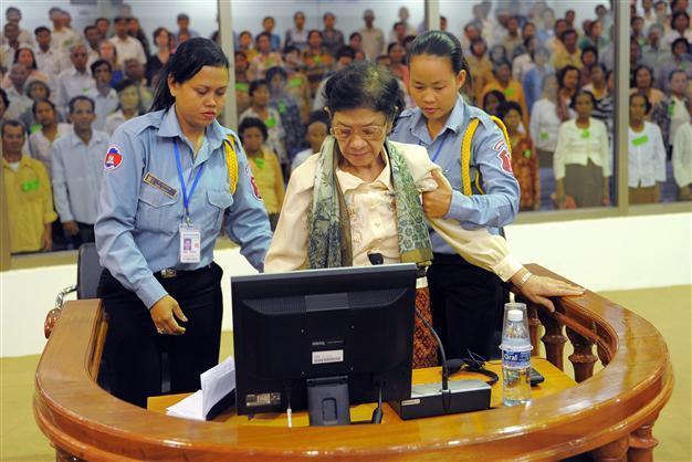 Cambodia court frees Khmer Rouge First Lady