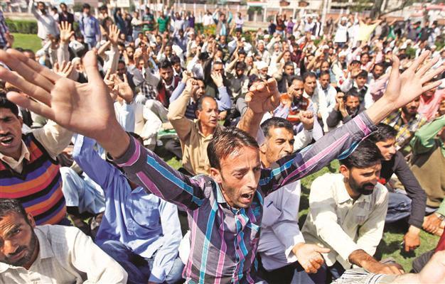 Nationwide strike against economic reform hits India