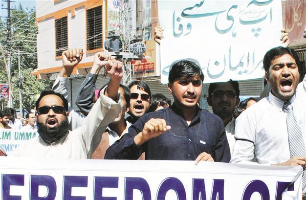 Muslim nations swept by anti-West rallies over film