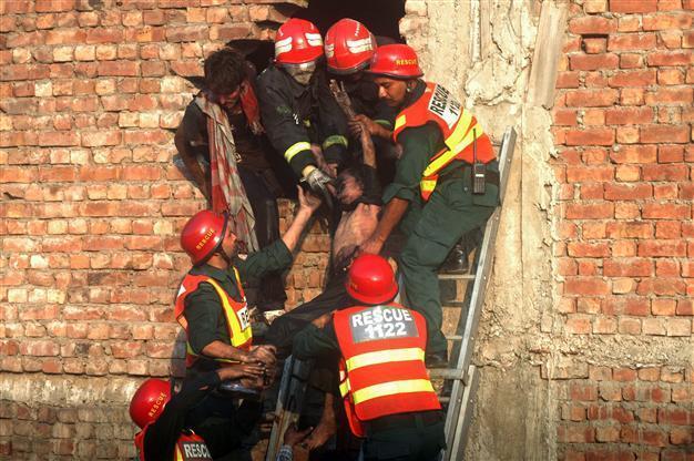 Firefighters called to take 320-kilo French man to hospital