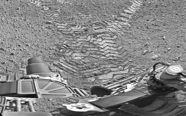 Mars rover Curiosity takes its first drive for 16 minutes