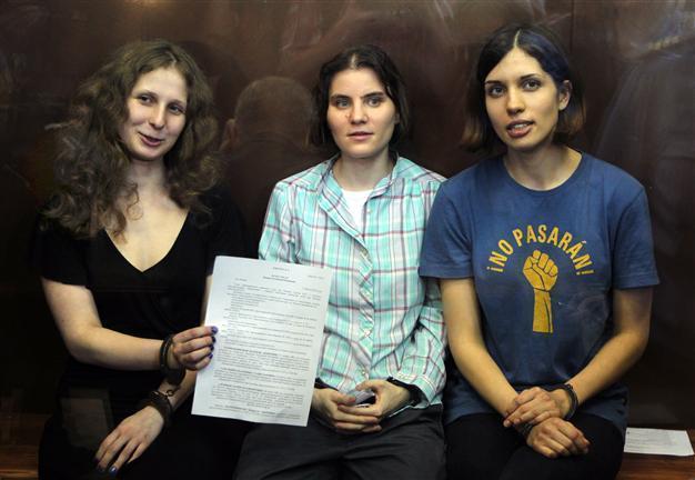 Russian ombudsman calls Pussy Riot sentence excessive