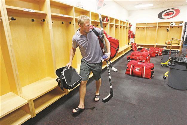 Talks stalled, lockout begins in NHL