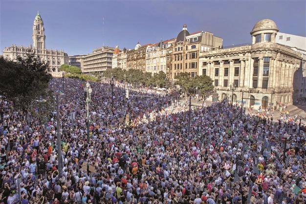 Budget cut protests rock Madrid, Porto