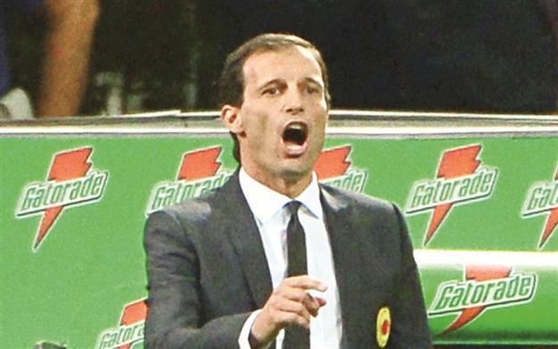 Allegri feels heat as Milan flops again