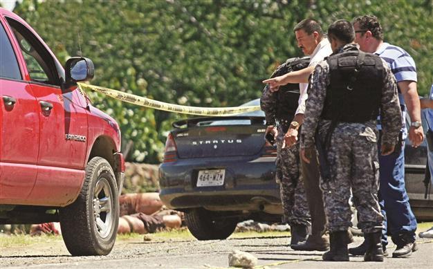 Mexican police find 17 mutilated bodies