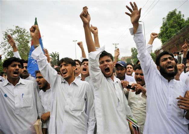 Two dead in Pakistan protests over anti-Islam film