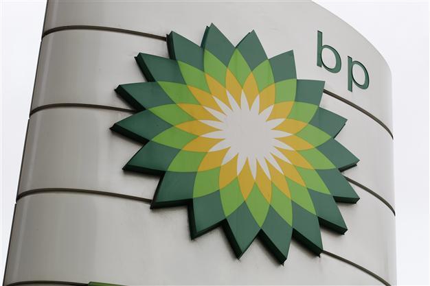 Russian billionaires seek full BP buyout