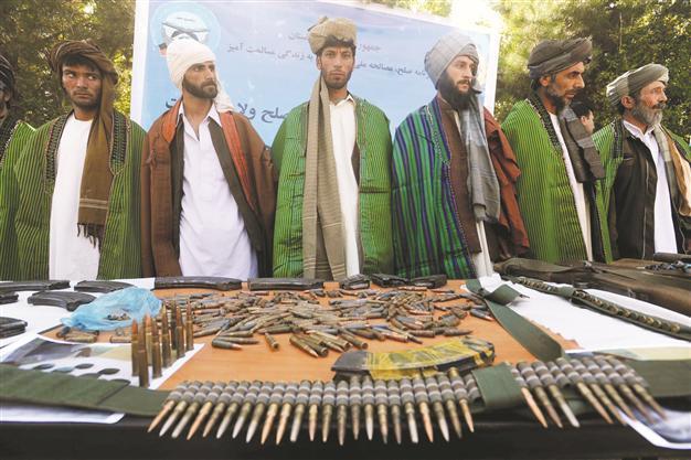 Afghanistan blocks all Pakistani papers