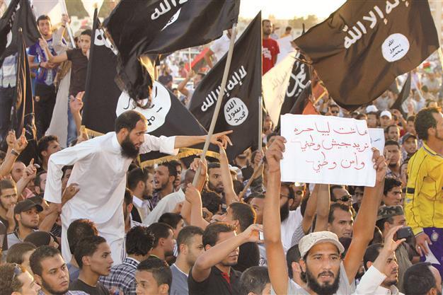 Libya starts crackdown on militias to ease fears