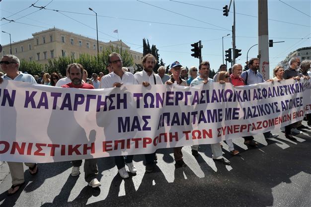Greek journalists strike against austerity measures