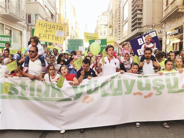 Down syndrome march held in Taksim