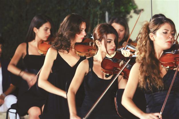 Young Greek, Turk musicians in İzmir