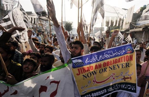 Thousands rally in Pakistan against US anti-Islam film