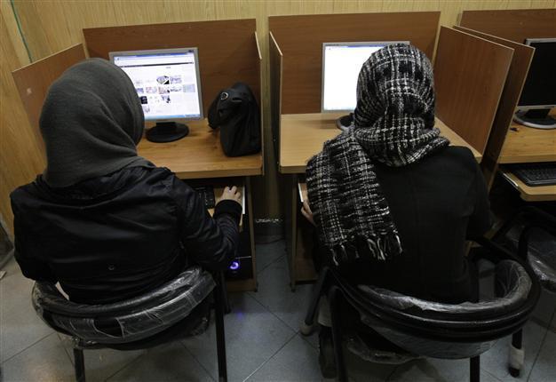 Iran unblocks access to Gmail