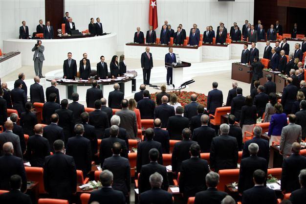 Imprisoned lawmakers’ absence from Parliament ‘a flaw,’ Gül says